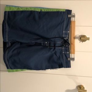 Vineyard vines Boys Xl Board Shorts
